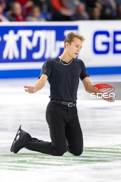 Ice Gallery Skates U.S.